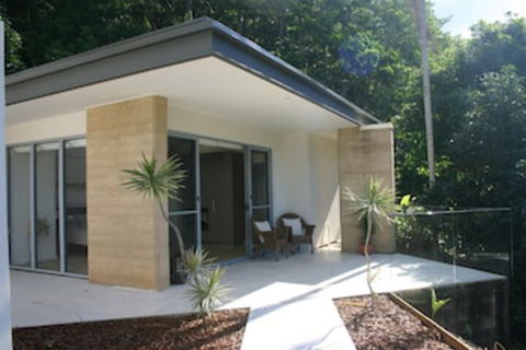 The Luxury Eco Rainforest Retreat - Accommodation Gladstone 0