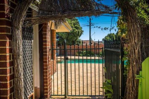 Yanchep Beach Retreat - Accommodation Gladstone 5