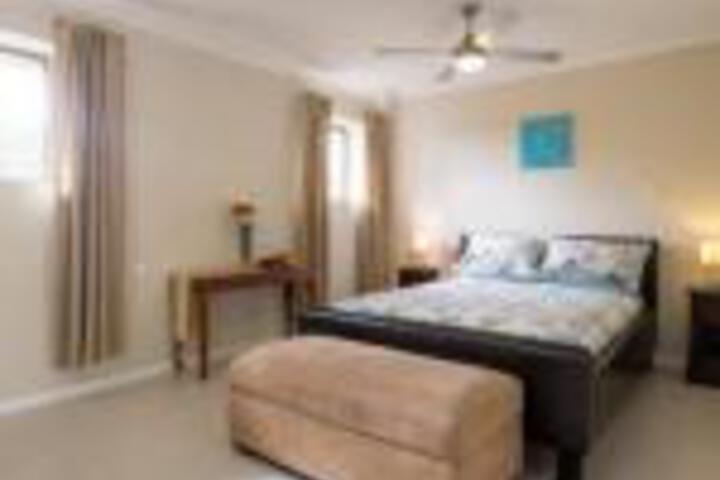 Deception Bay North QLD Accommodation Gladstone