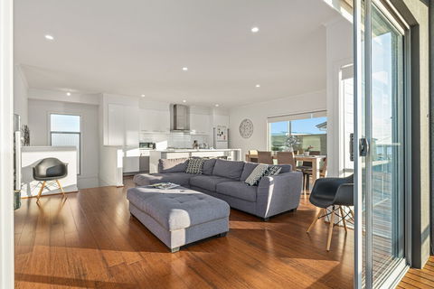 Oceans Eight - Accommodation Gladstone 5