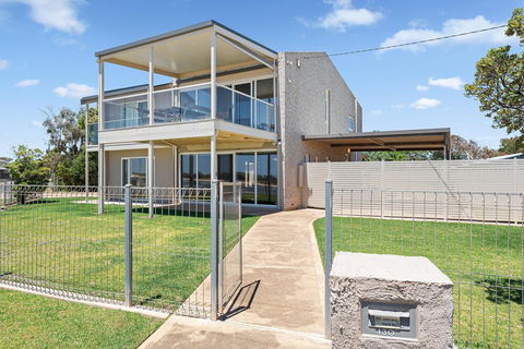 Pearl By The Sea - Accommodation Gladstone 1