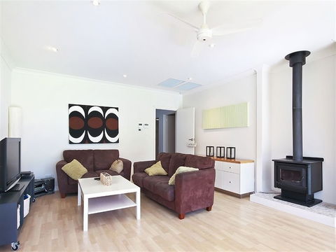 Tennis Elbow - Accommodation Gladstone 5