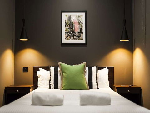 Criterion Hotel Sale - Accommodation Gladstone 2