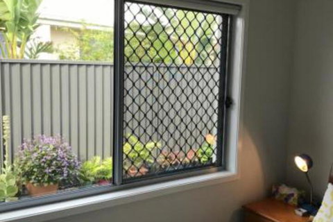 M & Ts Waterfront Bed & Breakfast - Accommodation Gladstone 4