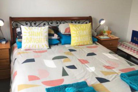 M & Ts Waterfront Bed & Breakfast - Accommodation Gladstone 7