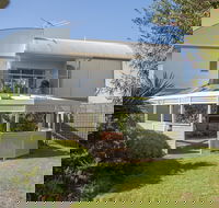 Through the Looking Glass - Accommodation Gladstone