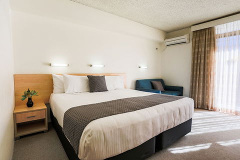 Parkhaven - Accommodation Gladstone 2