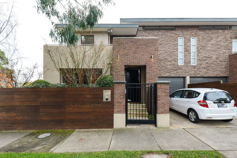 BOUTIQUE STAYS - Maple On Kent - Accommodation Gladstone 5