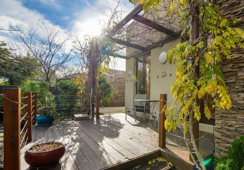 BOUTIQUE STAYS - Maple On Kent - Accommodation Gladstone 3