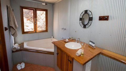 Ooraminna Station Homestead - Accommodation Gladstone 3