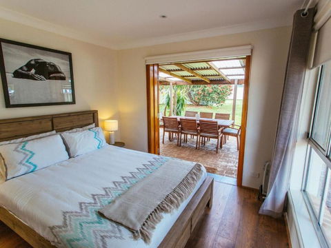 Sunbaker Beach House 4 Mins To Beach Pet Friendly With Fire Pit - Accommodation Gladstone 5