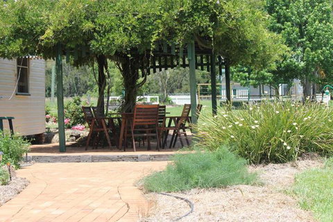 The Dollhouse Cottage - Accommodation Gladstone 3
