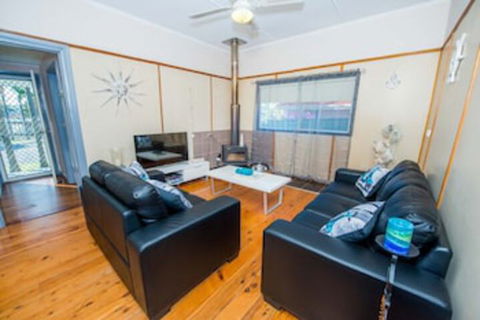 Beach House On James Patterson - Accommodation Gladstone 0