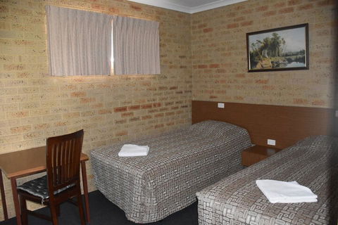 Valley Views Motel & Chalets - Accommodation Gladstone 5