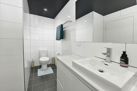 Close To Airport City & Shops - Accommodation Gladstone 2
