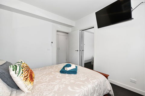 Close To Airport City & Shops - Accommodation Gladstone 4