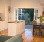 The Yellow Daisy - Accommodation Gladstone