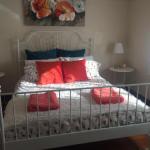 Art Deco Cottage - Accommodation Gladstone 1