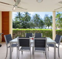Peponi 2 - Beachfront Apartment - Accommodation Gladstone