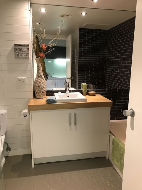 Lorne World - Accommodation Gladstone 4
