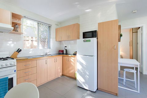 Shenton Park Hensman Road - Accommodation Gladstone 4