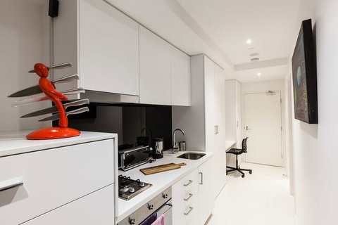 CLARK, 1BDR Melbourne Apartment - Accommodation Gladstone 4