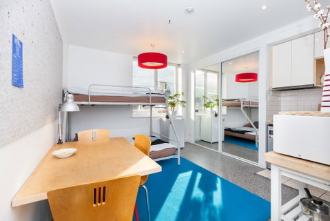 HENRIETTA, Carlton Studio Apartment - Accommodation Gladstone 2