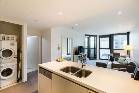 MILA, 1BDR Cremorne Apartment - Accommodation Gladstone 3
