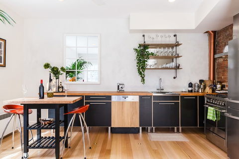 VERA, 1BDR South Melbourne Apartment - Accommodation Gladstone 6