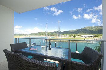 Blue On Blue Superior Studio Room 1241 - Accommodation Gladstone 0