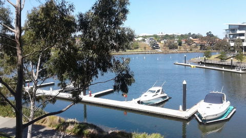 Marina View Apartment On The Maribyrnong River, Melbourne - Accommodation Gladstone 3