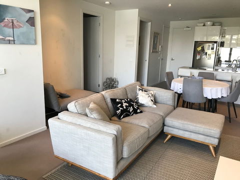 Marina View Apartment On The Maribyrnong River, Melbourne - Accommodation Gladstone 2