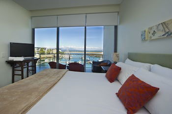 Blue On Blue Apartment 933 - Accommodation Gladstone 6