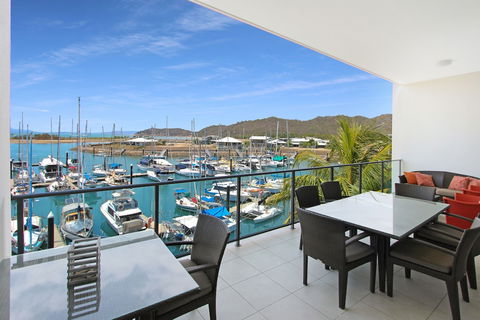 Blue On Blue Apartment 933 - Accommodation Gladstone 3