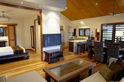 Pure Magnetic Villa 7 - Accommodation Gladstone 1