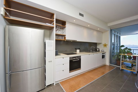 1 Bright Point Apartment 5404 - Accommodation Gladstone 3