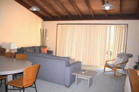 Coastal Retreat Unit 3 - Accommodation Gladstone 3