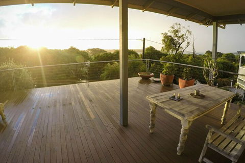 Novaks Place - Accommodation Gladstone 2