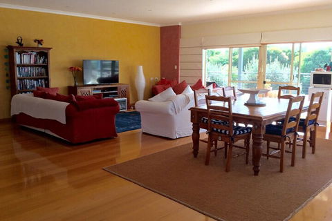 Novaks Place - Accommodation Gladstone 3