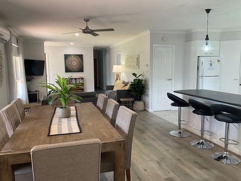 Valley View Townhouse - On The RAIL TRAIL - Accommodation Gladstone 5