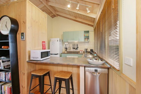 R & R In Bright - Short Walk To Town - Accommodation Gladstone 2