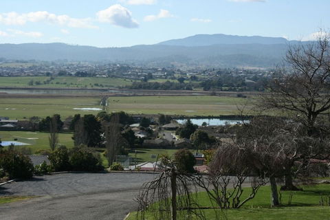 Trevallyn House - Accommodation Gladstone 0