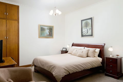 Trevallyn House - Accommodation Gladstone 3