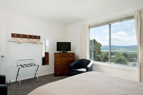 Trevallyn House - Accommodation Gladstone 6