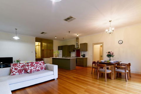 Balwyn Houses - Accommodation Gladstone 4