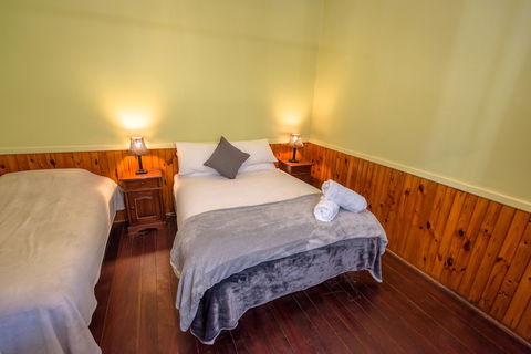 Murphy's Cottage - Accommodation Gladstone 0