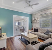 Tomaree Road 14 Oscars Pet Friendly Beach House - Accommodation Gladstone