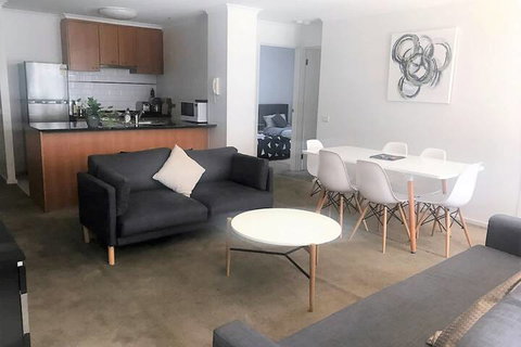 ReadySet Apartments On Kavanagh - Accommodation Gladstone 2