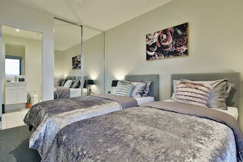 The CHANGE Apartments - Accommodation Gladstone 2