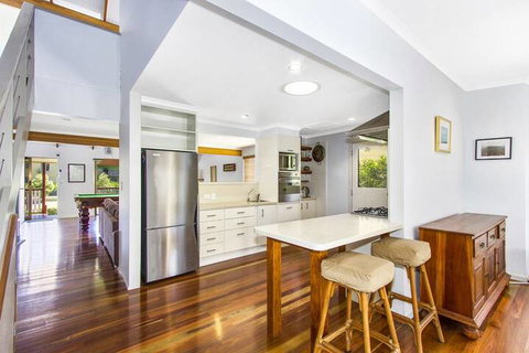 CABARITA BEACH BLISS HOLIDAY HOME On The LAKE - Accommodation Gladstone 4
